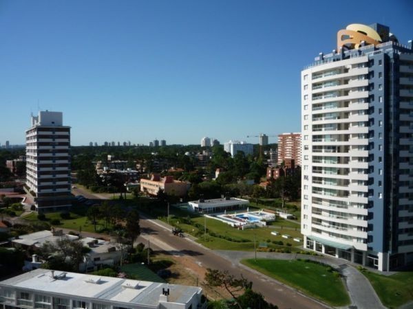 Departamento a metros de Playa Brava